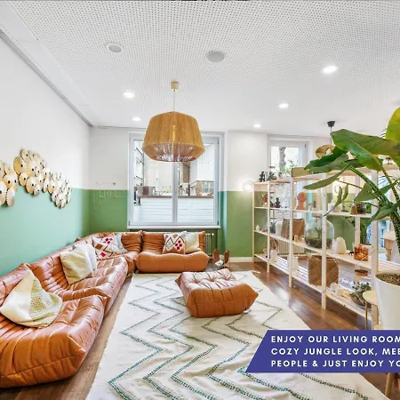 Hotel Becozy Self Check-in Pop-up 3*