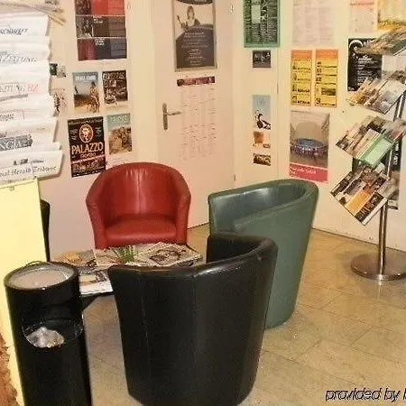 Becozy Self Check-in Pop-up 3*