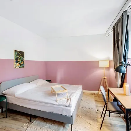 Hotel Becozy Self Check-in Pop-up 3*