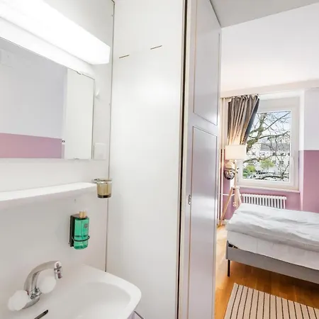 Becozy Self Check-in Pop-up Hotel 3*