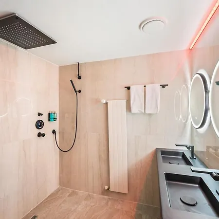 Becozy Self Check-in Pop-up Hotel